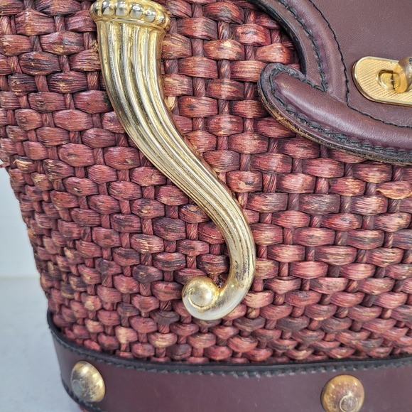 Vintage‎ Saks Fifth Avenue Woven Straw & Leather Handbag - Picture 2 of 12